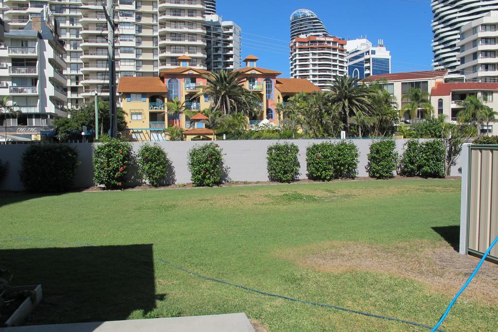 Queensleigh Holiday Apartments Broadbeach Bagian luar foto