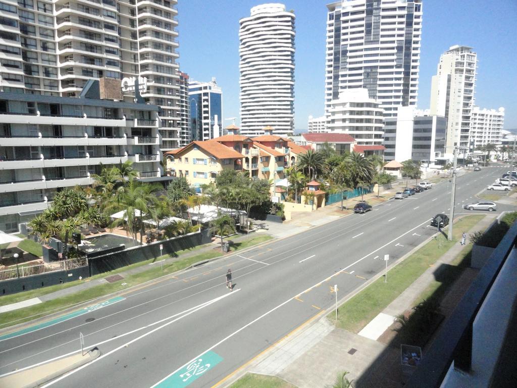 Queensleigh Holiday Apartments Broadbeach Bagian luar foto