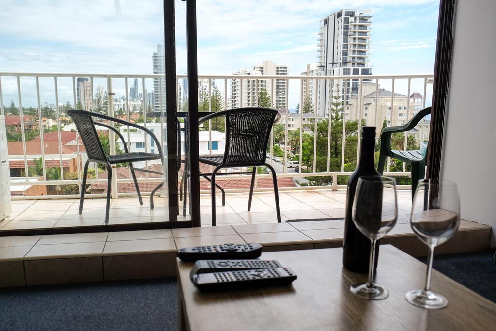 Queensleigh Holiday Apartments Broadbeach Bagian luar foto