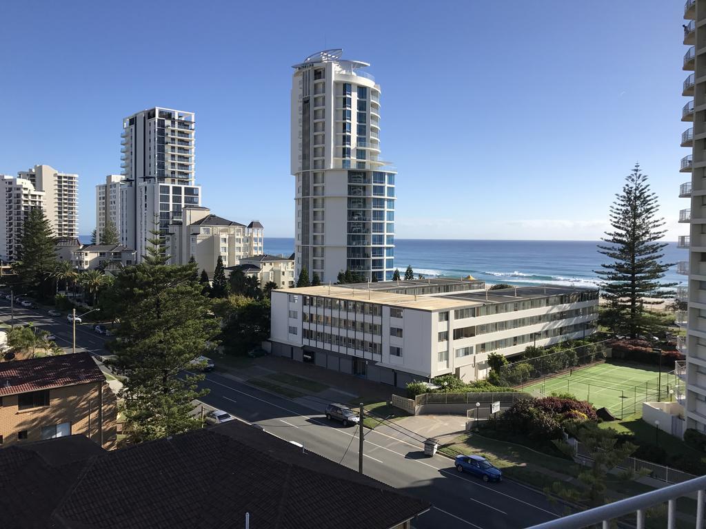 Queensleigh Holiday Apartments Broadbeach Bagian luar foto